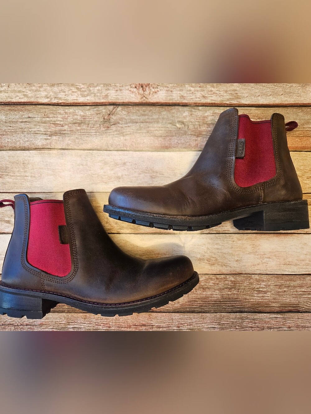 KEEN Oregon City Chelsea Boots. Size 7 (EU 37.5)